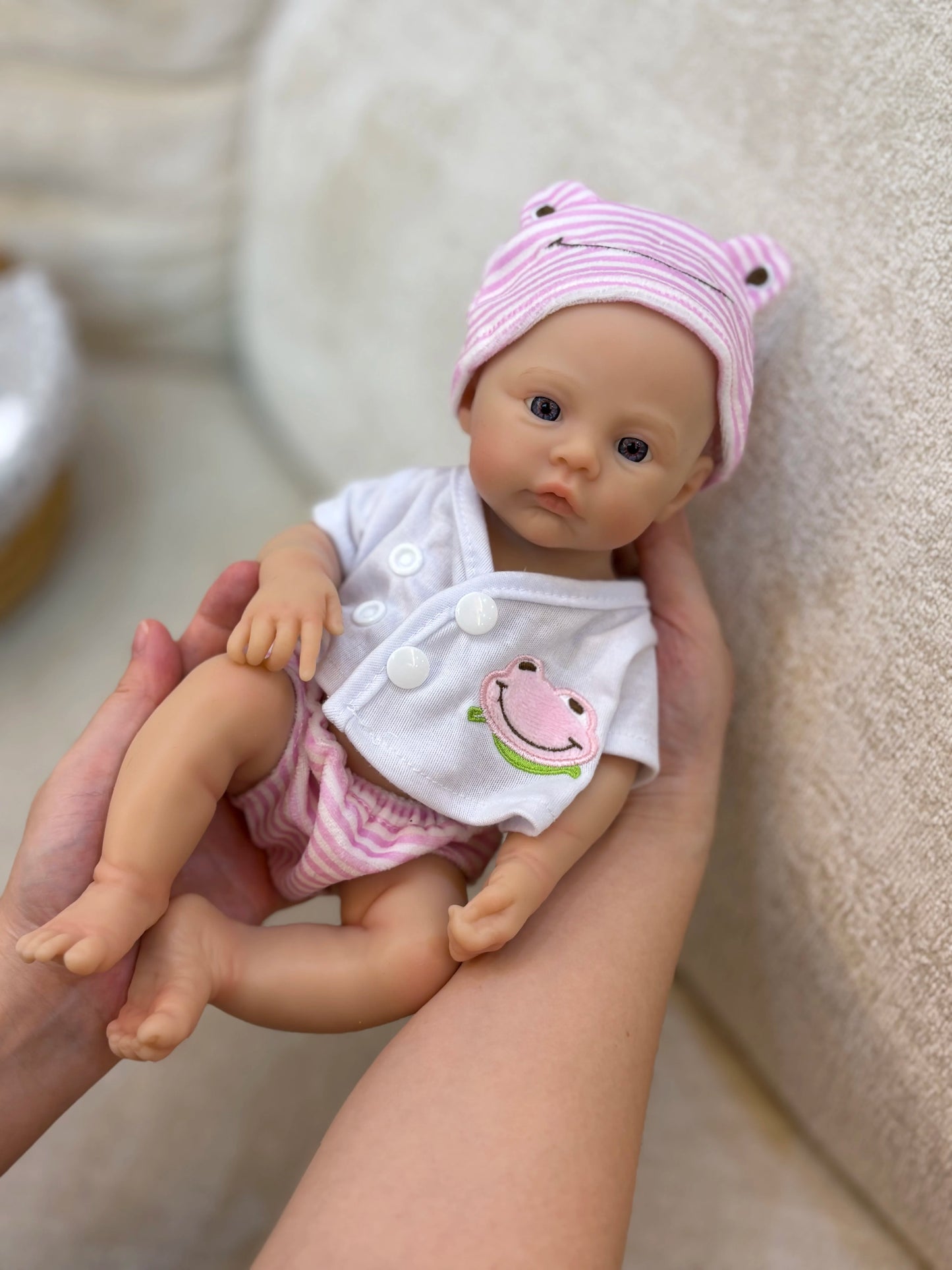 13inch Silicone Reborn Bebe Girl With 2 Sets of Outfits, Open Mouth, Waterproof, Lifelike Painted Newborn Baby Girl Toys