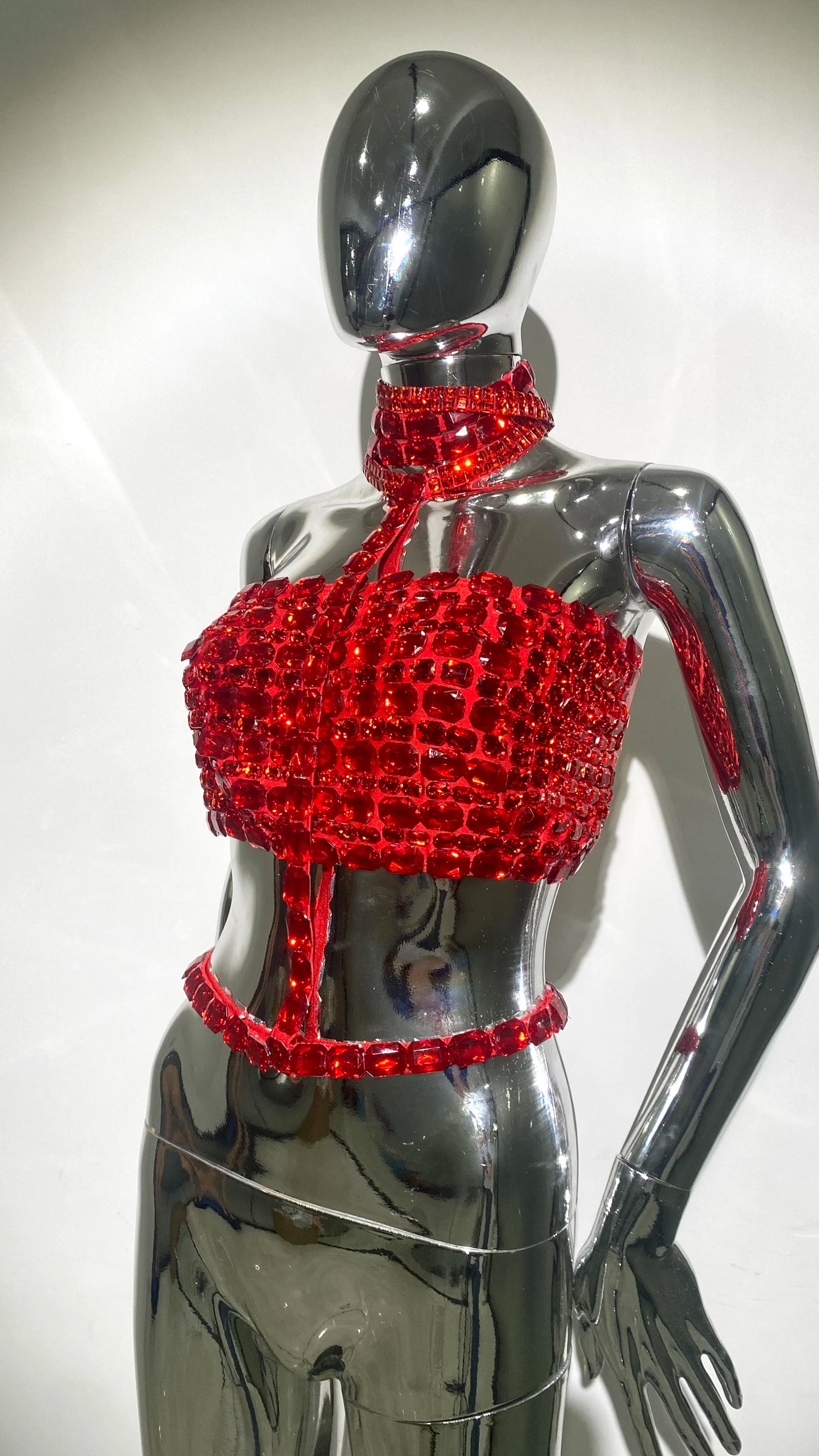 High Quality Stylish Item Super Shining Diamonds Fashionable Neck Chain Short Strapless Top Hot Sexy Woman Fashion Party Outfit