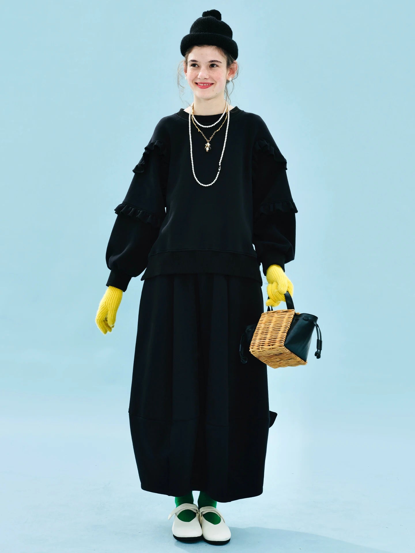 imakokoni 2025 Autumn Artistic Lace Long-Sleeve Black Pullover Double-Sided Air-Layer Sweatshirt 255229