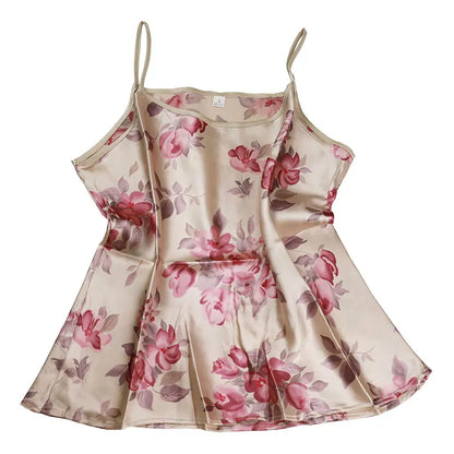 100% mulberry silk, silk, satin, breathable candy color, short backing, small suspender vest for women.