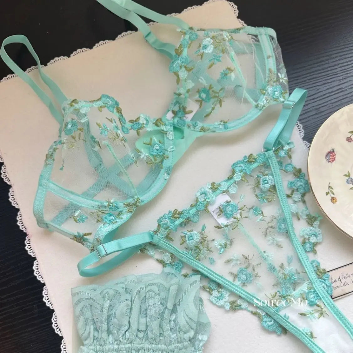 Sexy French Lingerie Set Floral Embroidery Sheer Mesh Bra with Soft Underwire Comfort Support for Large Bust CA S-XL MOYISU Bras