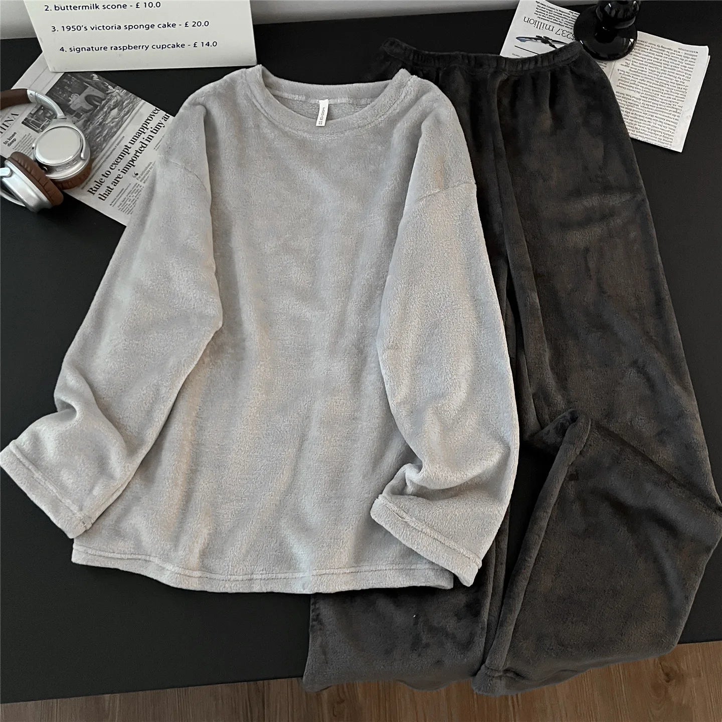 Men's Coral Fleece Pajamas Thickened Flannel Home Clothes Set Casual Loose Fit Autumn Winter Warm Sleepwear round Neck Sweats...