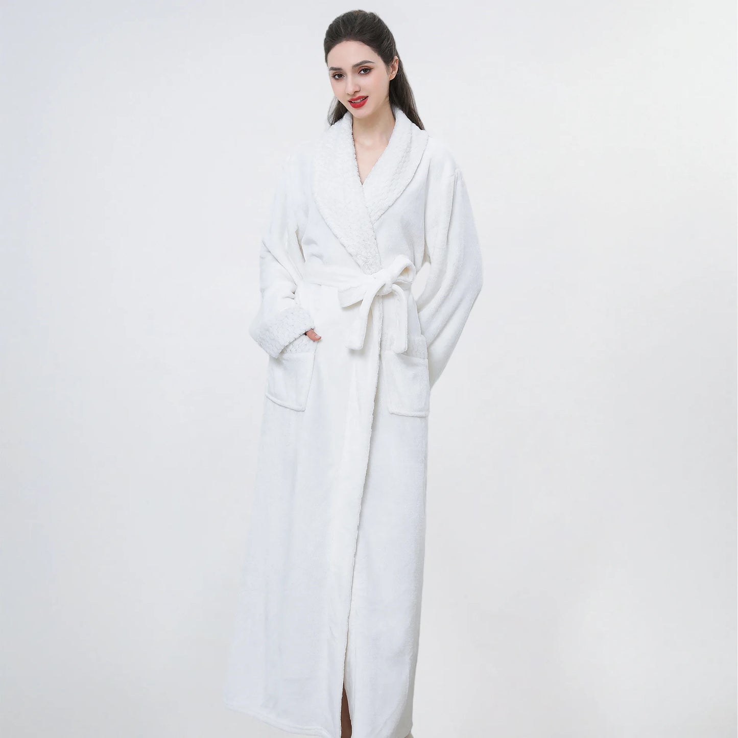 Thickened Long Ladies' Bathrobe Sleepwear Winter Warm Plush Robe Couple's Home Clothes Soft Flannel Material Comfortable Fit