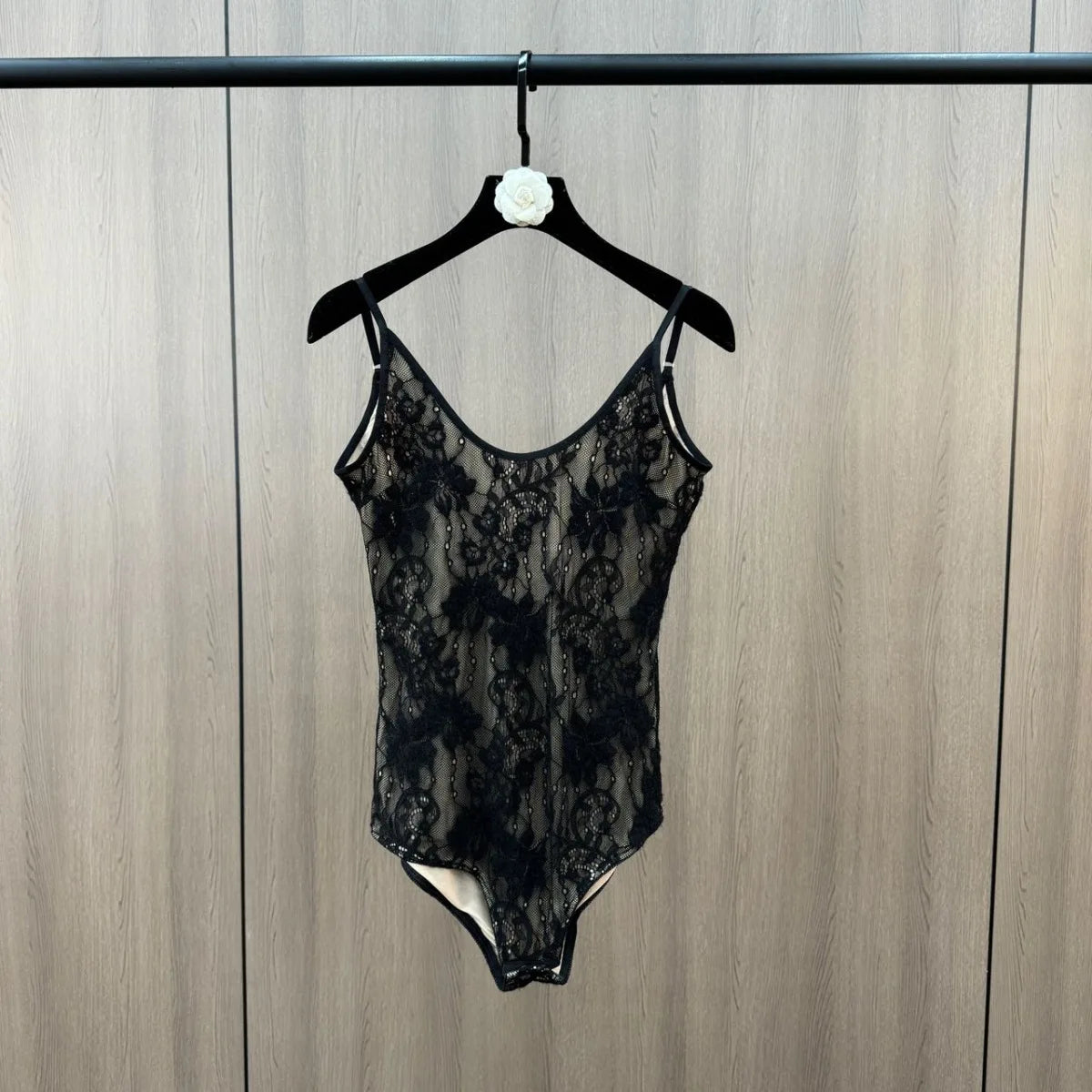 2026 New Arrival Women's Y2K Bodysuit Style Backless Lace Camisole Spring Summer Slim Fit White Tank Top for Outerwear