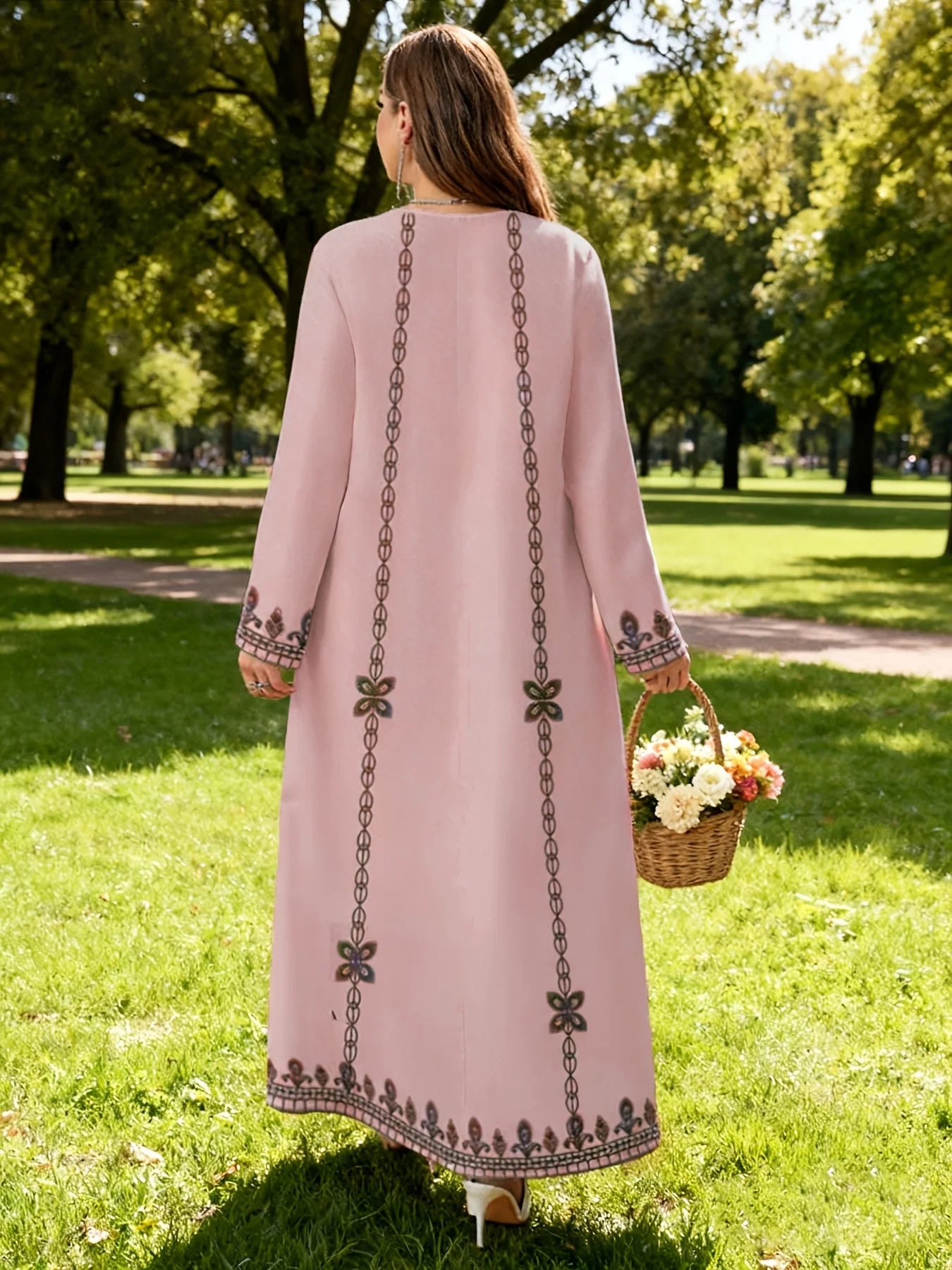 Middle Eastern Elegant Robe, New Spring and Autumn Style, Plus-Size Fashion Women's Clothing, Ethnic Print, Stylish, Loose and Comfortable, Holiday Style Long-Sleeve Dress