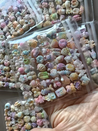 100pcs Kawaii Mini Cat's Paw Squishy Toy Silicone Soft Colorful Cat Paw Mochi Stress Relief Squishy Fidget Toy for Adult Gift