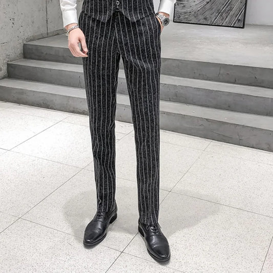 High-quality, fashionable, stylish, versatile and trendy business men's slim-fitting, no-iron vertical striped trousers and skin