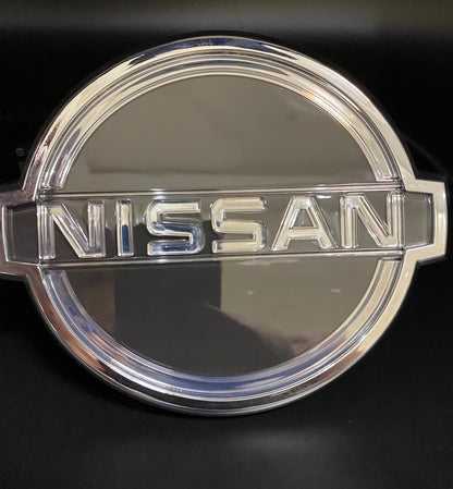 15,5-13CM or 17.5-15cm Front Grill Emblem for Nissan Patrol Sunny Teana Terra Qashqai X-Trail pathfinder juke Murano LED Emblem