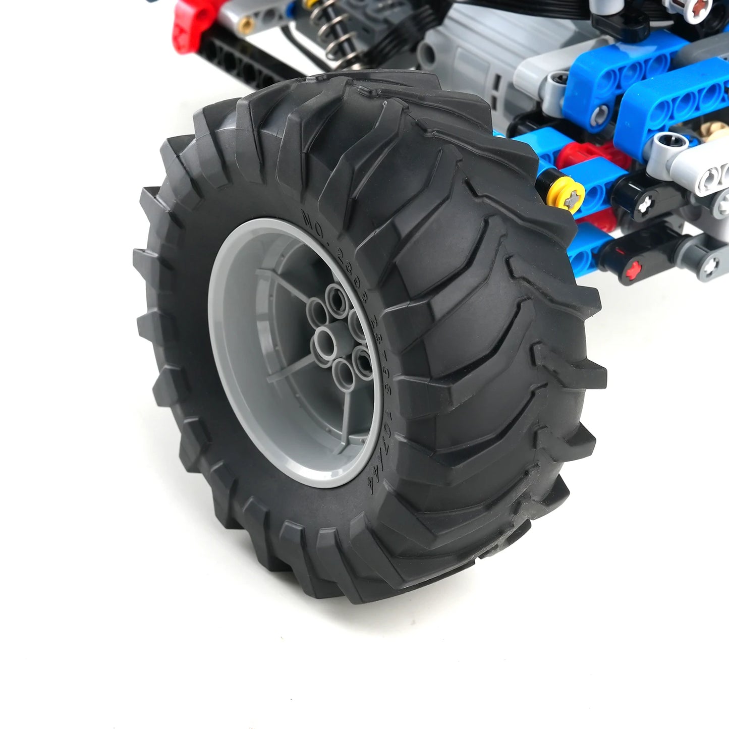 MOC Building Blocks 4WD Climbing Car with Suspension Shocks Technology 4 Wheels Drive Off-Road Car Modifiable Toys Gifts