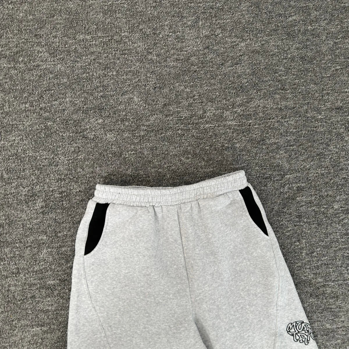 Mertra Classic Embroidered Logo Fleece Lined Loose Fit Straight Leg Casual Trousers Men Women Versatile Comfortable Long Pants