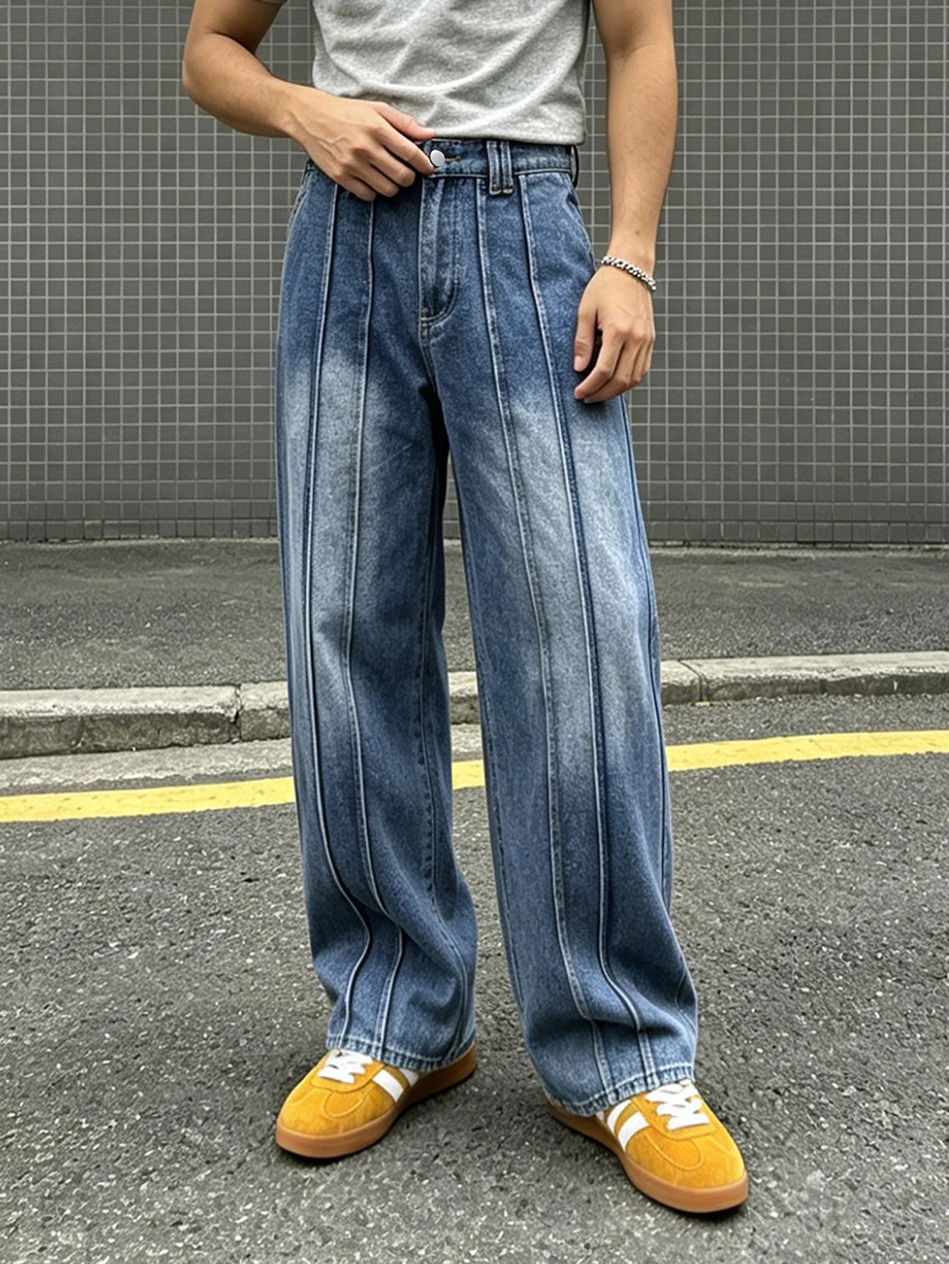 Men's vintage washed wide-leg jeans, vertical stripes, high-waist drape, floor-length trousers, outdoor casual and versatile