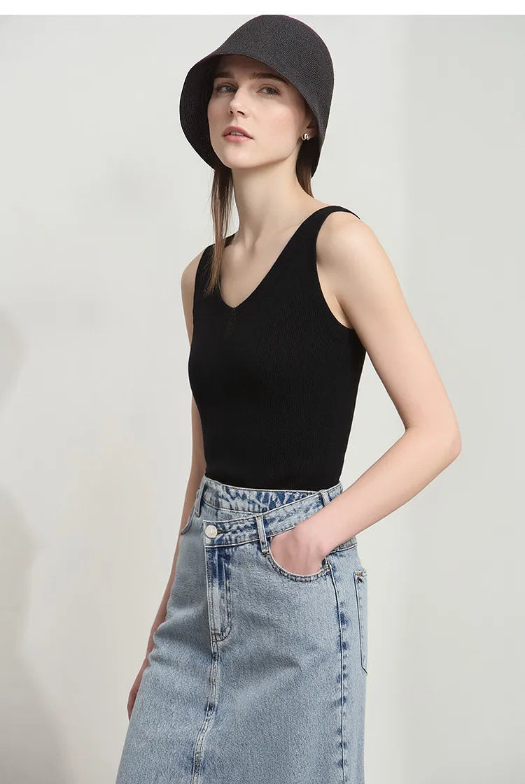 Amii Women's Tank Top 2026 Summer New Solid Color Slim Fit Sleeveless Vest Casual Layering V-Neck Camisole For Women 12642062