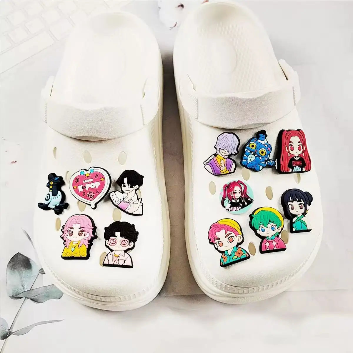 Hot Toys Cartoon 16-100pcs Shoe Charms For Sandals,Shoe Decoration Accessories Shoe Pins Great Gift For Men Women