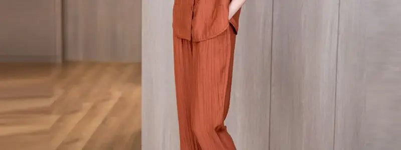 Chic Cotton Linen Two-Piece Set Short Sleeve  Collar Mom Summer Fashion Ensemble for Women over 35 Years Old