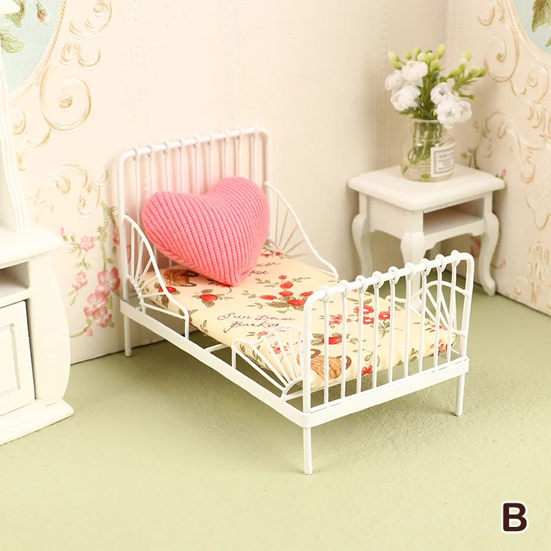 1:12 Dollhouse Mini Single/Double Bed Home Bedroom Furniture Toy Gift Living Room Furniture Model Beautiful Handmade Iron Toy
