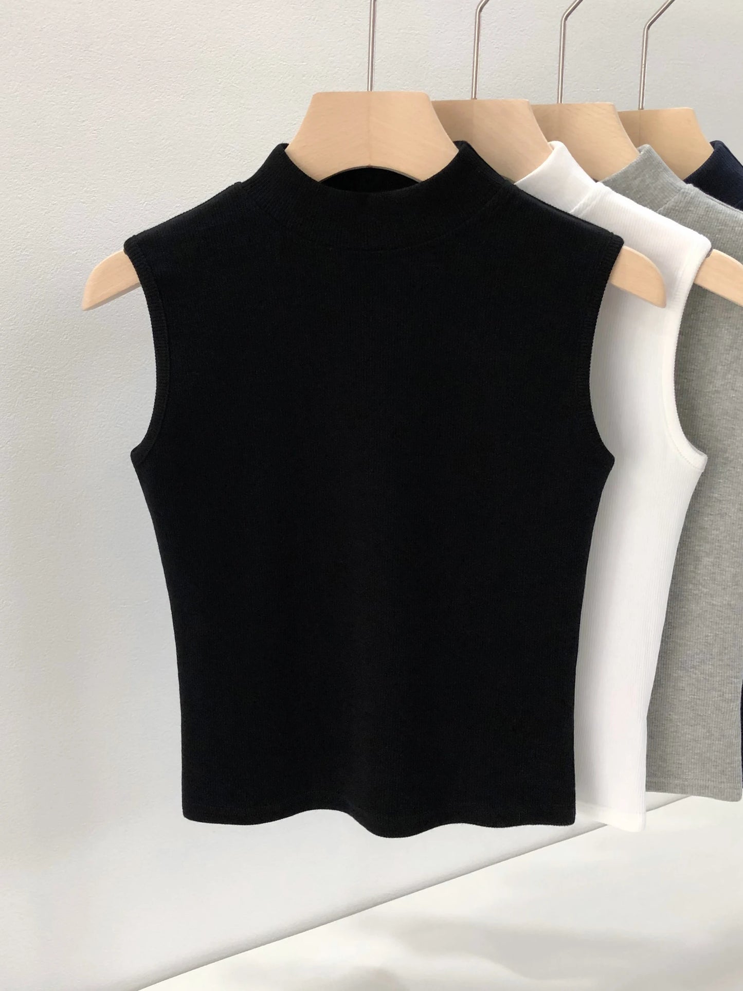 Skin-friendly Comfortable Short Half-high Collar Sleeveless Vest Early Autumn Slim-fit Ribbed T-shirt Women's Fashion Top