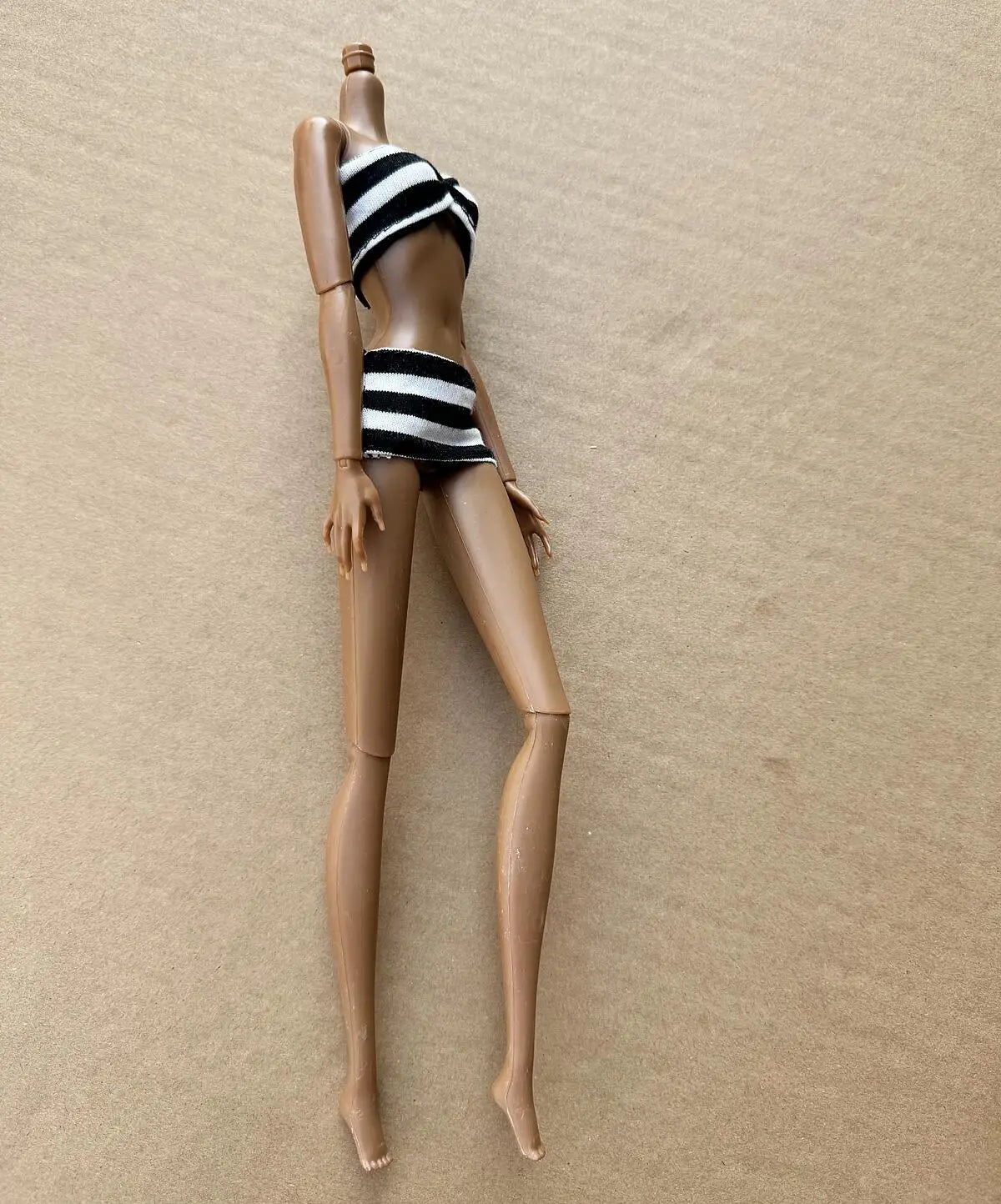 1/6 Scale Multi-jointed Fashion Doll Heads with Bangs Pony Tail Super White Beige Dark Brown Skin Tone PP Doll Figures for Colle