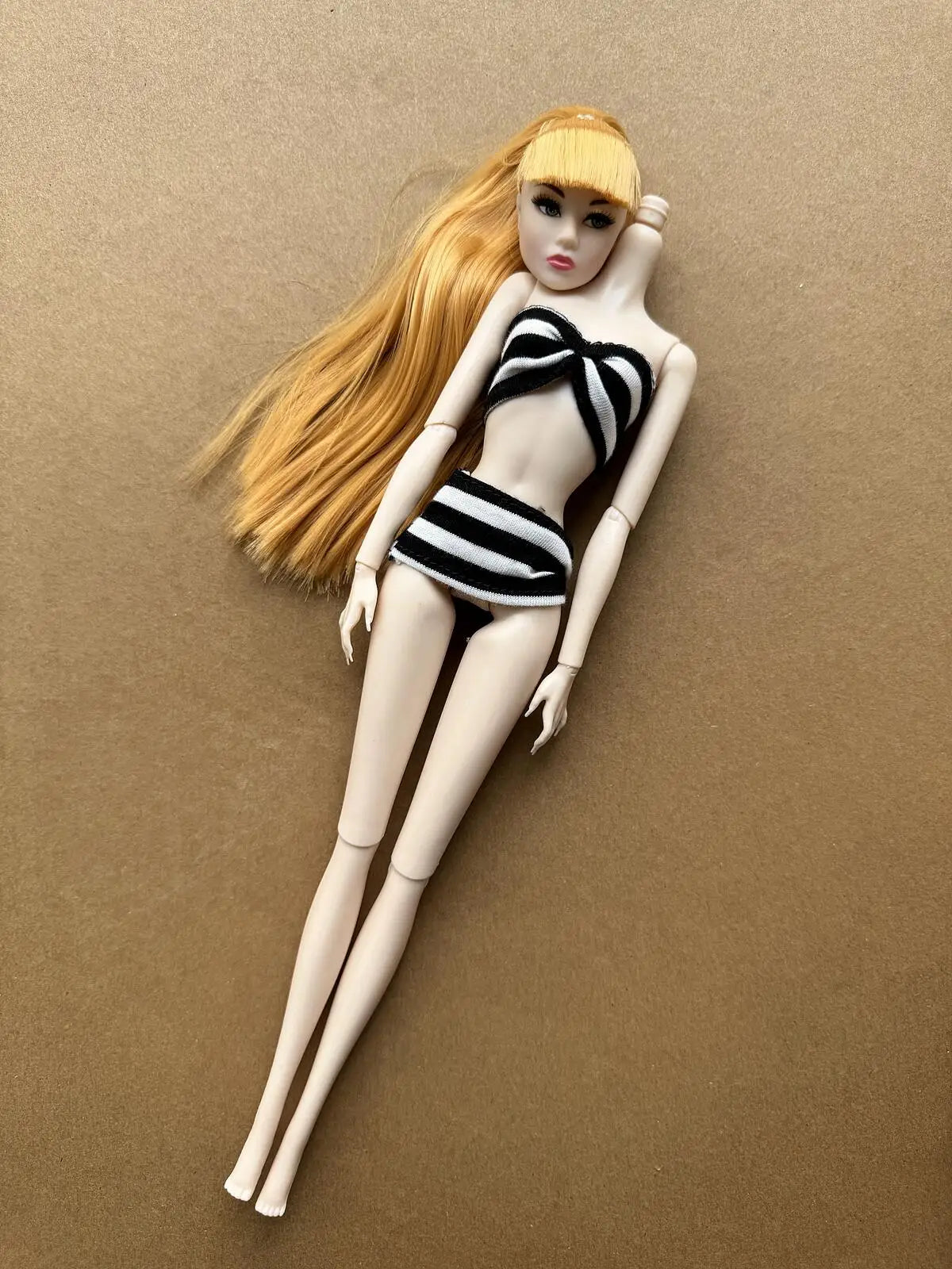 1/6 Scale Multi-jointed Fashion Doll Heads with Bangs Pony Tail Super White Beige Dark Brown Skin Tone PP Doll Figures for Colle