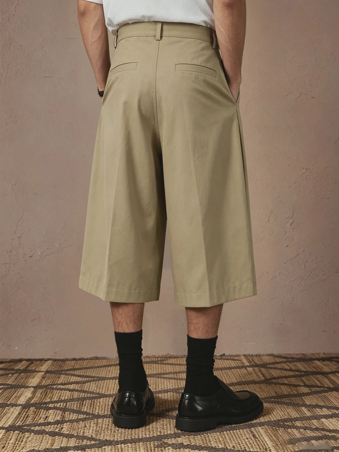 2026 SS New Arrival Men Solid Woven 7/8 Suit Pants Button Pleated Loose Straight Cropped Daily Street Trousers
