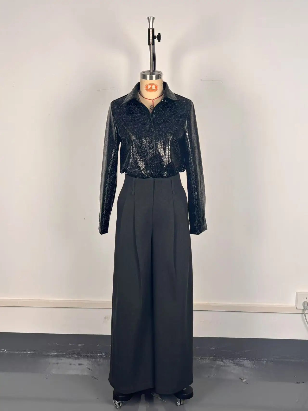 Elegant Long Sleeve PU Leather Shirt Women's Black Button up Snake Skin Pattern Fashionable Top for Autumn Winter
