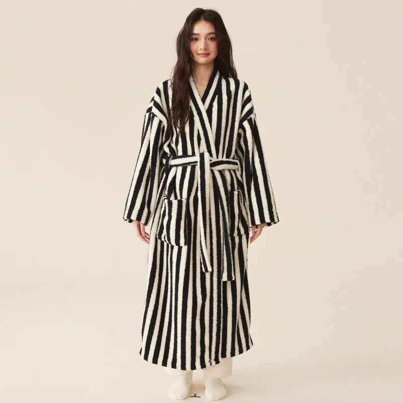 Thickened Extended Winter Warm Couple Sleep Robe Ladies Sleepwear New Style Non Shedding Lamb Velvet Absorbent Bath Robe Men's