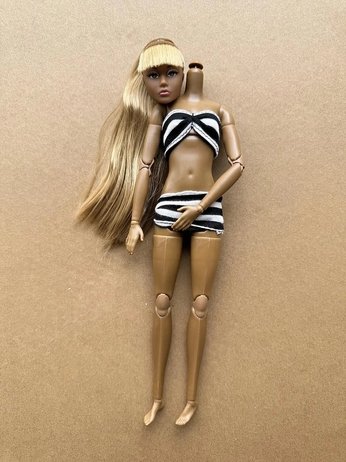 1/6 Scale Multi-jointed Fashion Doll Heads with Bangs Pony Tail Super White Beige Dark Brown Skin Tone PP Doll Figures for Colle
