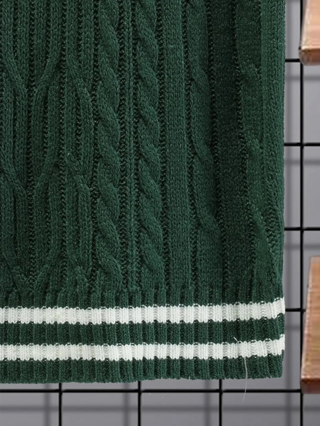 Men's Preppy Style Cable Knit Sweater Vest V Neck Sleeveless Knitwear Green Striped Trim Casual Pullover Vest For Spring Autumn