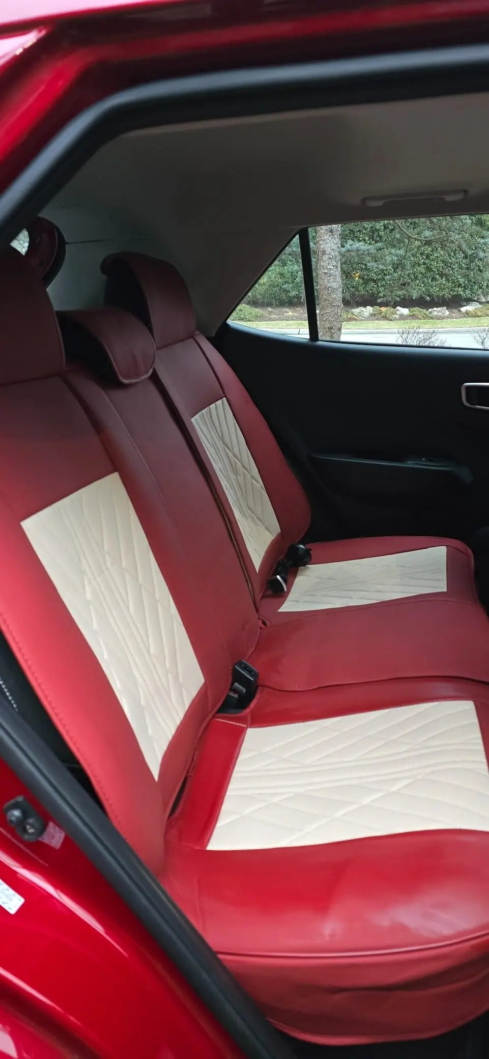 Universal fitting waterproof breathable soft Napa leather car seat cover set for cushion protection. Suitable for sedan and SUV