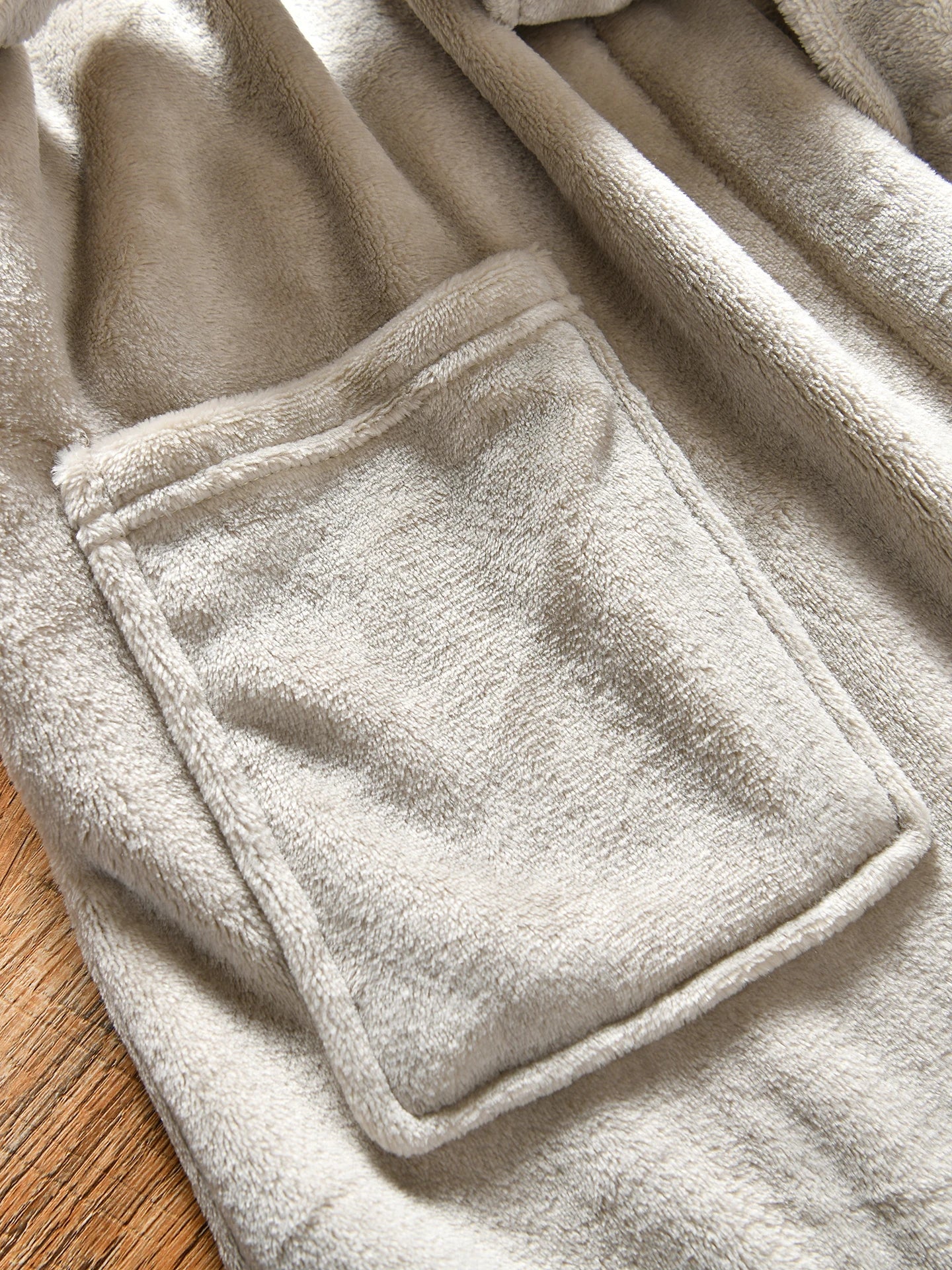 Thickened Flannel Long Pajamas Robe for Men And Women Home Wear Autumn Winter Warm Polyester Fiber Pure Color Couple's Bathrobe