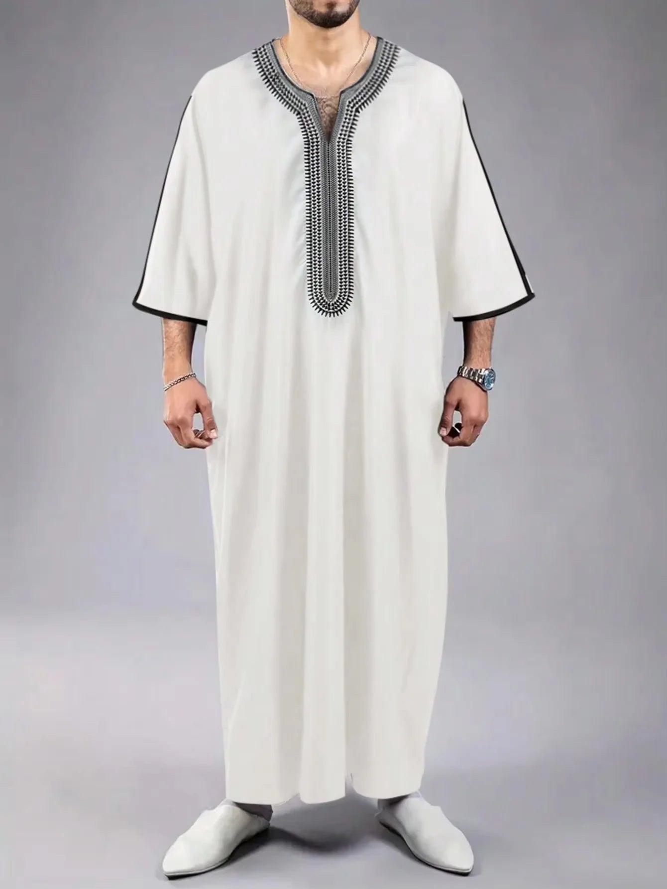 Traditional Middle Eastern Muslim Ethnic Style Men's Robe Eid al Fitr Clothing Round Neck Embroidered Men's Robe