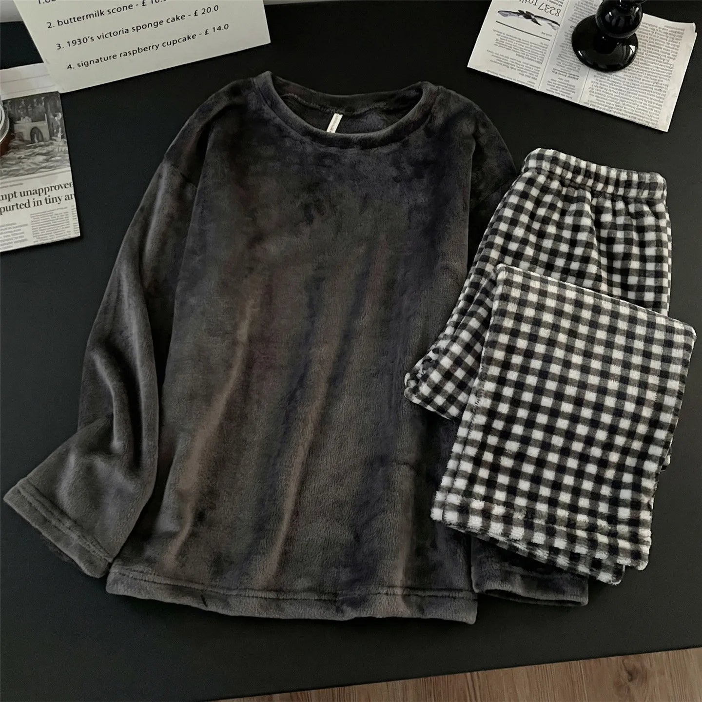 Men's Coral Fleece Pajamas Thickened Flannel Home Clothes Set Casual Loose Fit Autumn Winter Warm Sleepwear round Neck Sweats...