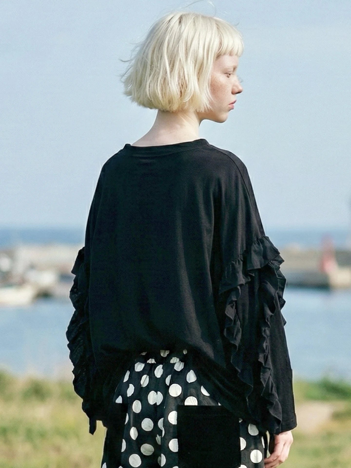 IMAKOKONI Oversized Ruffle Sleeve Black T-Shirt Women Crew Neck Loose Casual Tops Street Style 255349