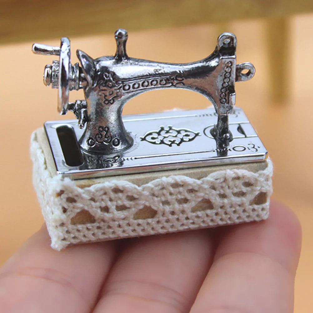 1pc Accessories Miniature Model Toy Simulation Mini Sewing Decoration(Silver)