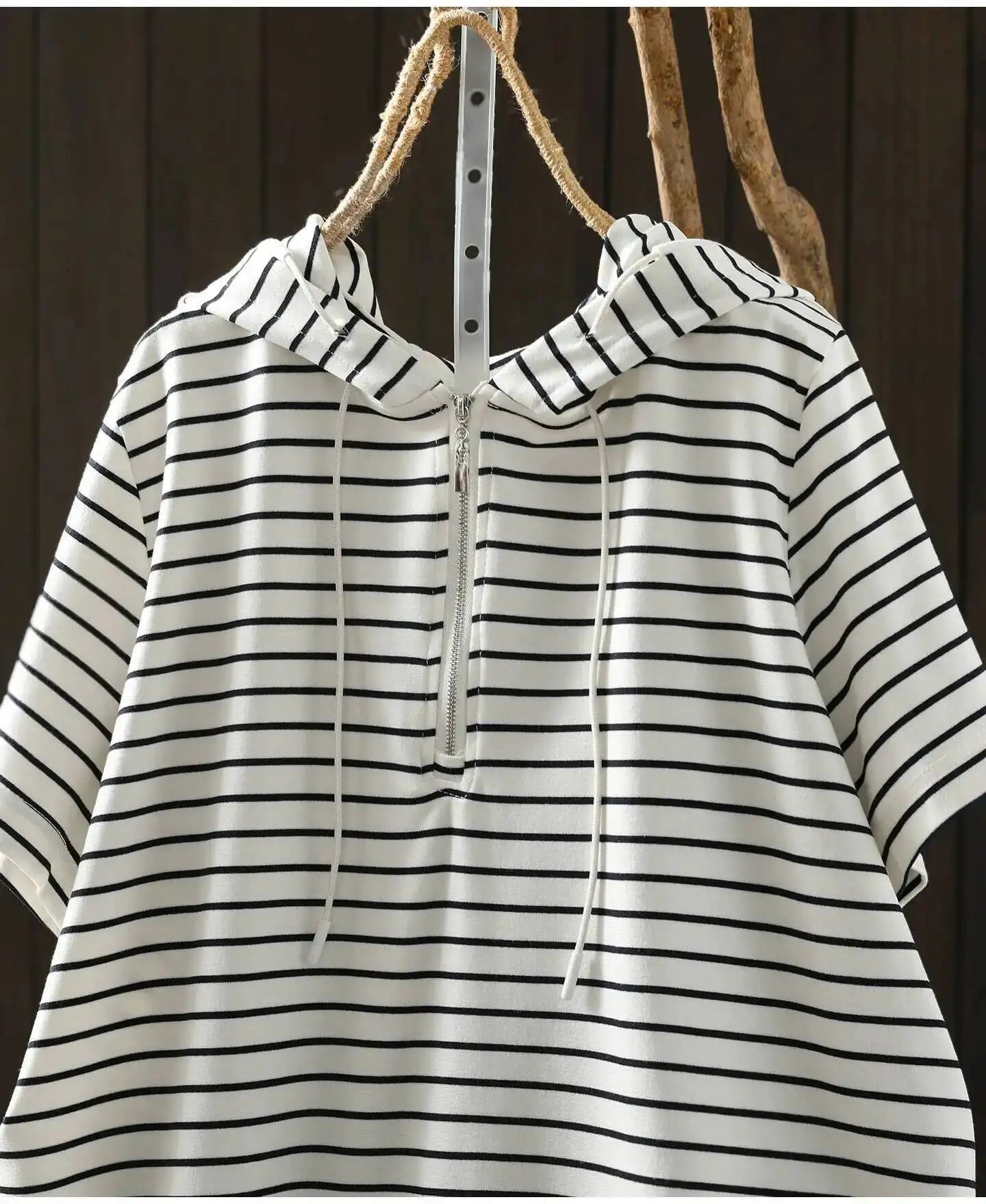 Short-sleeve Women T-shirt Summer 2026 Stylish New Trendy Loose Striped T-shirt ZF2132