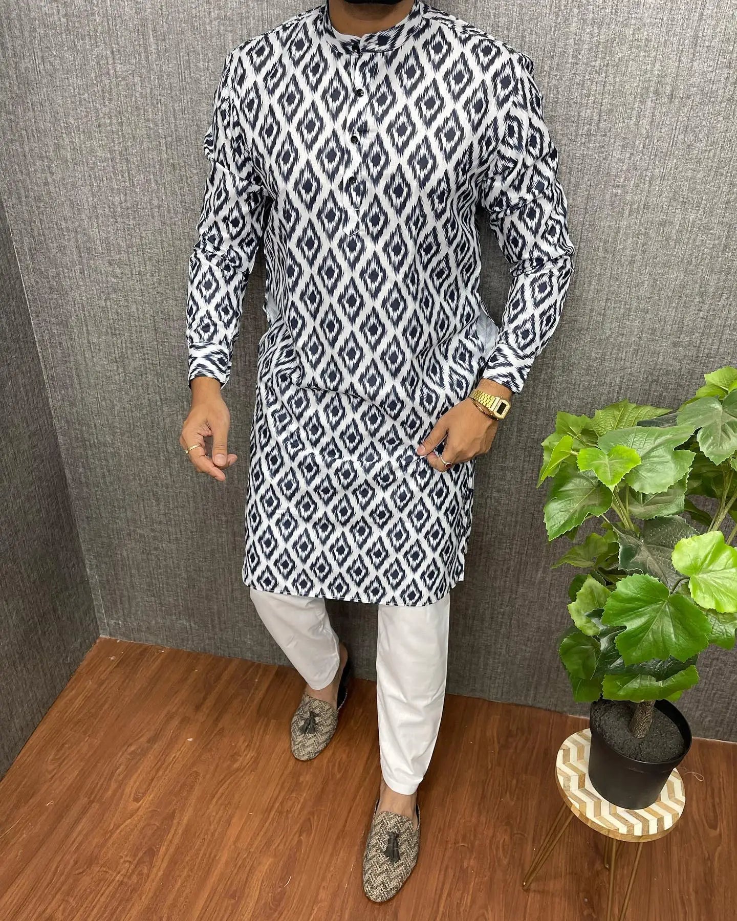 2026 Version Of Middle Eastern Style Muslim Robe Personality Bronzed Mid-length Long-sleeved Shirt Muslim Arabic Dress Men