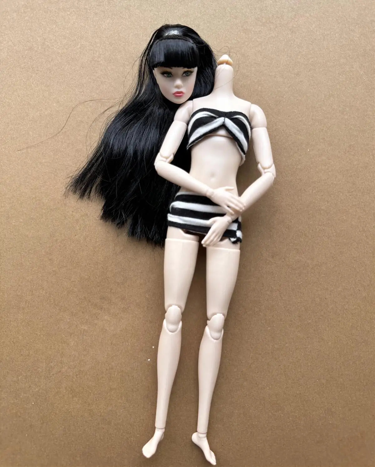 1/6 Scale Multi-jointed Fashion Doll Heads with Bangs Pony Tail Super White Beige Dark Brown Skin Tone PP Doll Figures for Colle