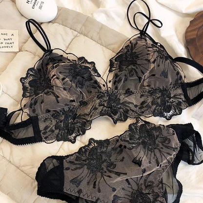 2 Pieces Sexy Lace Flowers Embroidery Underwear Set Women Ultra Thin Bra Set Wireless Comfort Brassiere Japan Intimate Lingerie