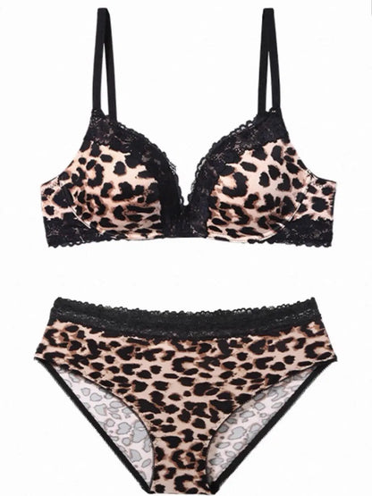 Ladies Comfort Gathering Wireless Bra A To C Cups, Soft Lace Alluring Style, Natural Bust Enhancement for Petite Figures, S-XL