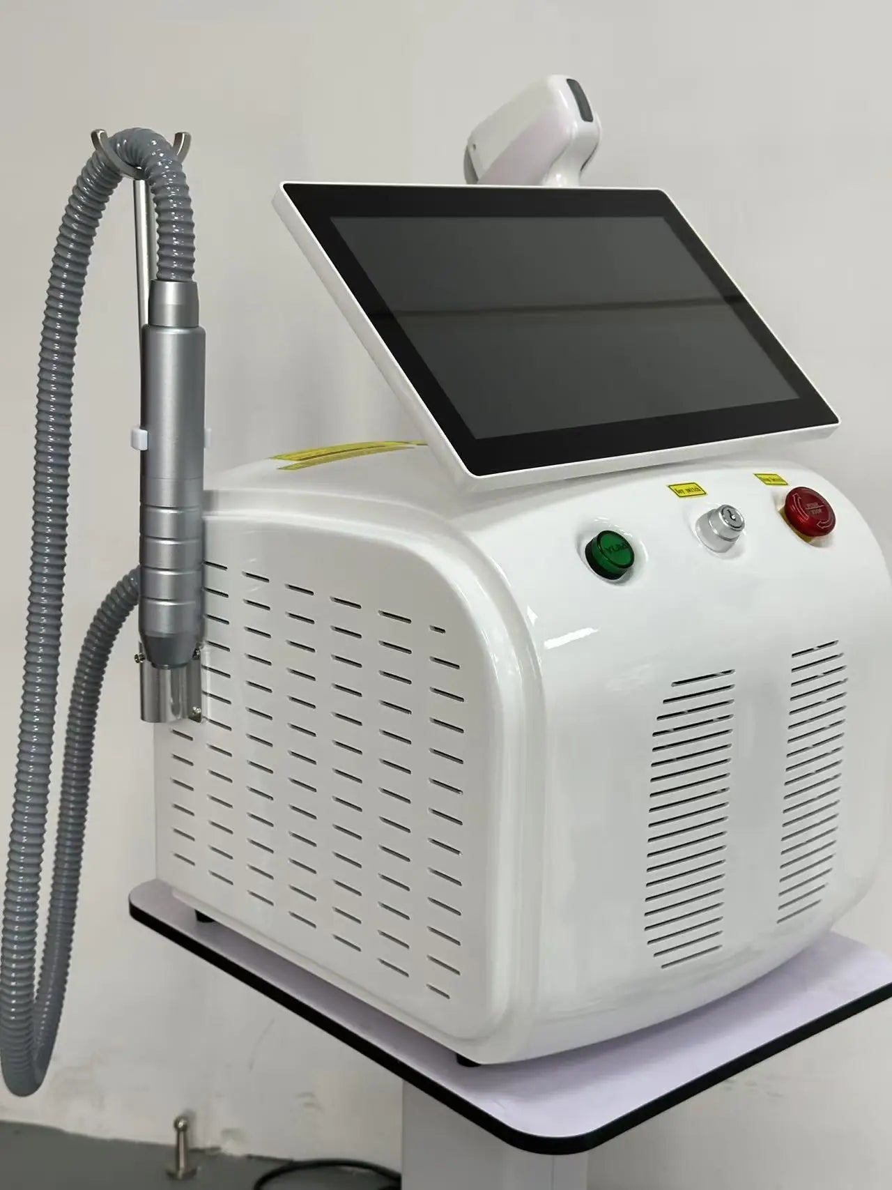 2025 Multifunctional 2 in 1 Picosecond Nd Yag Laser Tattoo Removal and 808nm Diode Hair Removal Pico Laser Machine Remove Hair