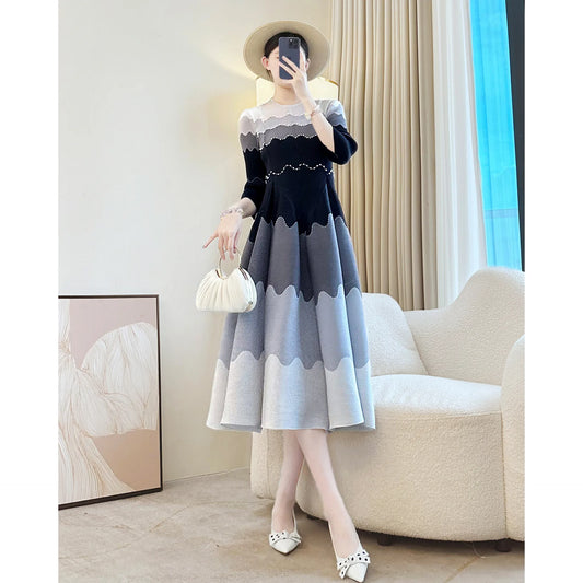 High-end Miyake Style Pleated Dress 2025 Autumn New Slim Flower Bud French Tea Break Skirt Fashionable Gradient Long Skirt Women