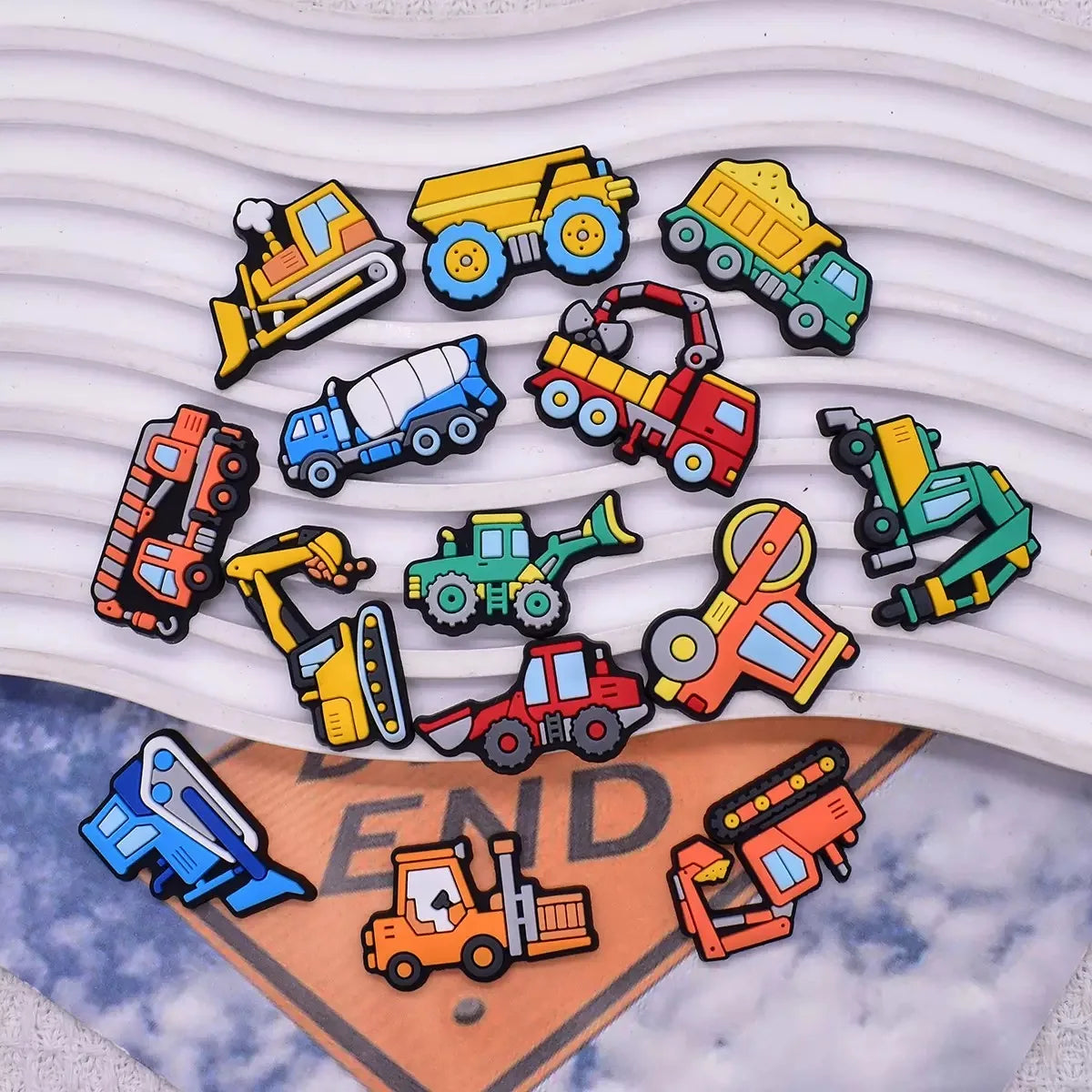 14-100Pcs Mix Engineering Vehicle Shoes Charms Decorations Digger PVC Garden Sandals Button Fit Kids Favorite Birthday Gifts