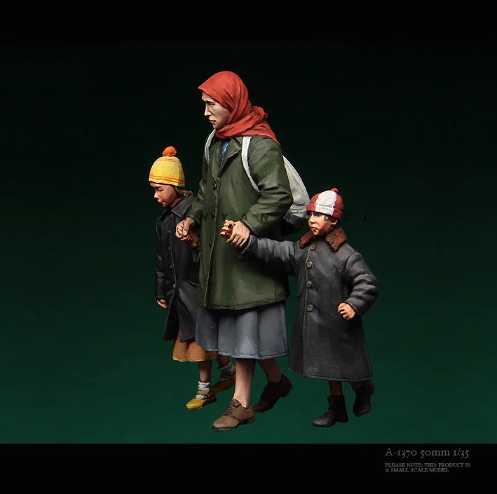 1/35 Casting Resin Model Assembly Kit Wandering Civilian 10 Person Set Model Unpainted