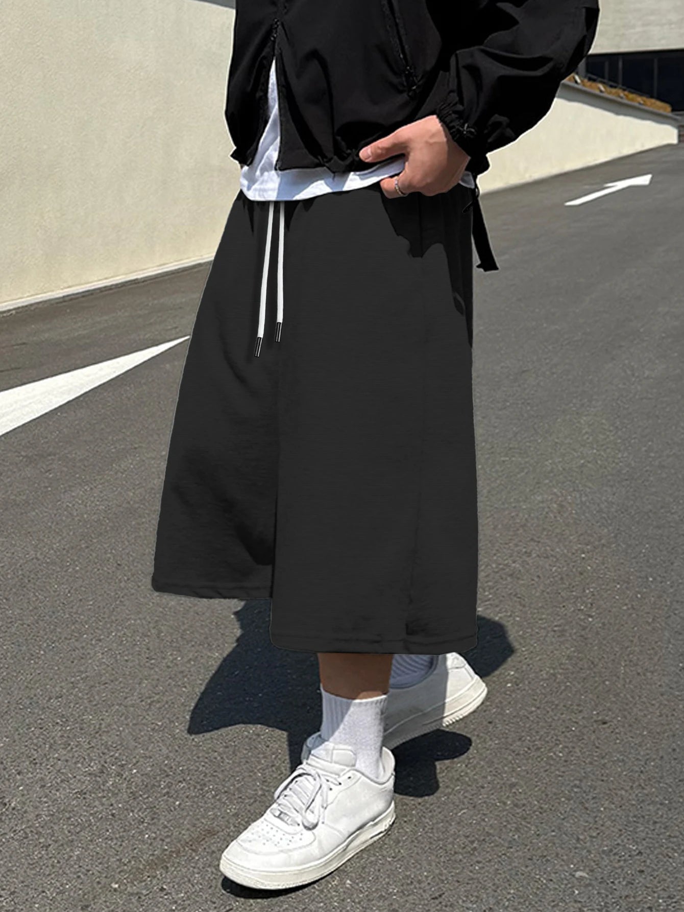 Men's Young Fashion Wide Leg Shorts Elastic Waist Casual Sweat Shorts High Street Wear Loose Fit Hip Hop Shorts