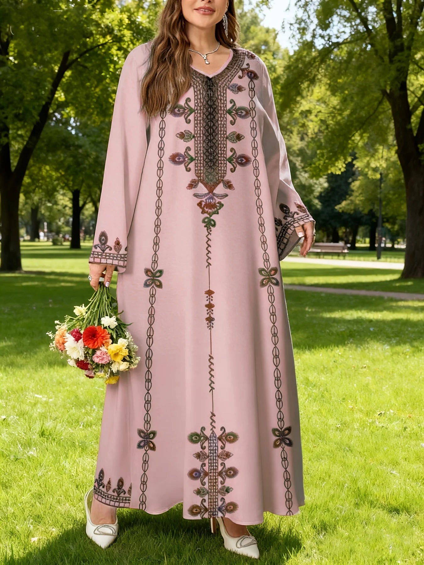 Middle Eastern Elegant Robe, New Spring and Autumn Style, Plus-Size Fashion Women's Clothing, Ethnic Print, Stylish, Loose and Comfortable, Holiday Style Long-Sleeve Dress