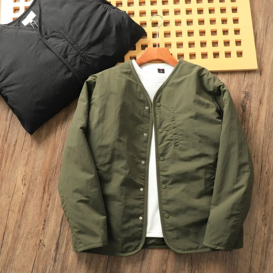 Men's Winter Thickened Cotton Jacket Lightweight Warm Retro Loose Casual V-Neck Cotton Coat Polyester Fiber Fill Regular Sleeve
