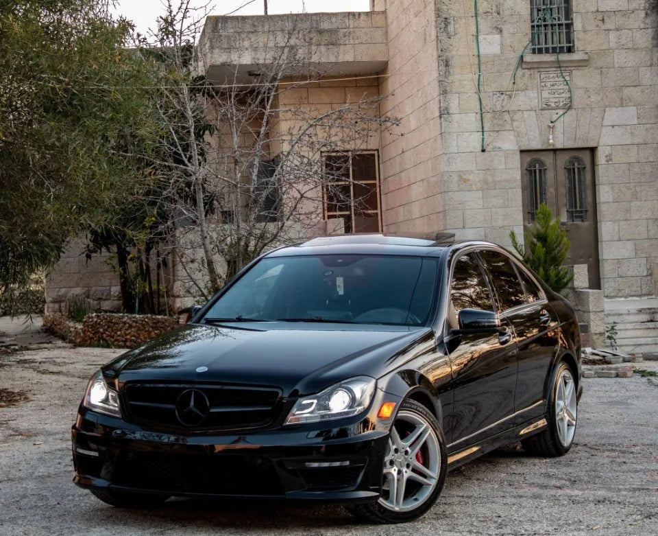 Glossy Black AMG Style Bumper Grille Grill With OE Style Emblem Logo For Mercedes Benz C-Class W204 2008-14 C180 C200 C250 C350