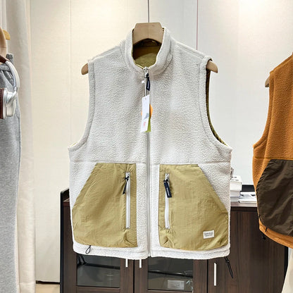 For both men and women, wear a double-sided fleece vest with a mountain collar and polar fleece for outdoor warmth in autumn and