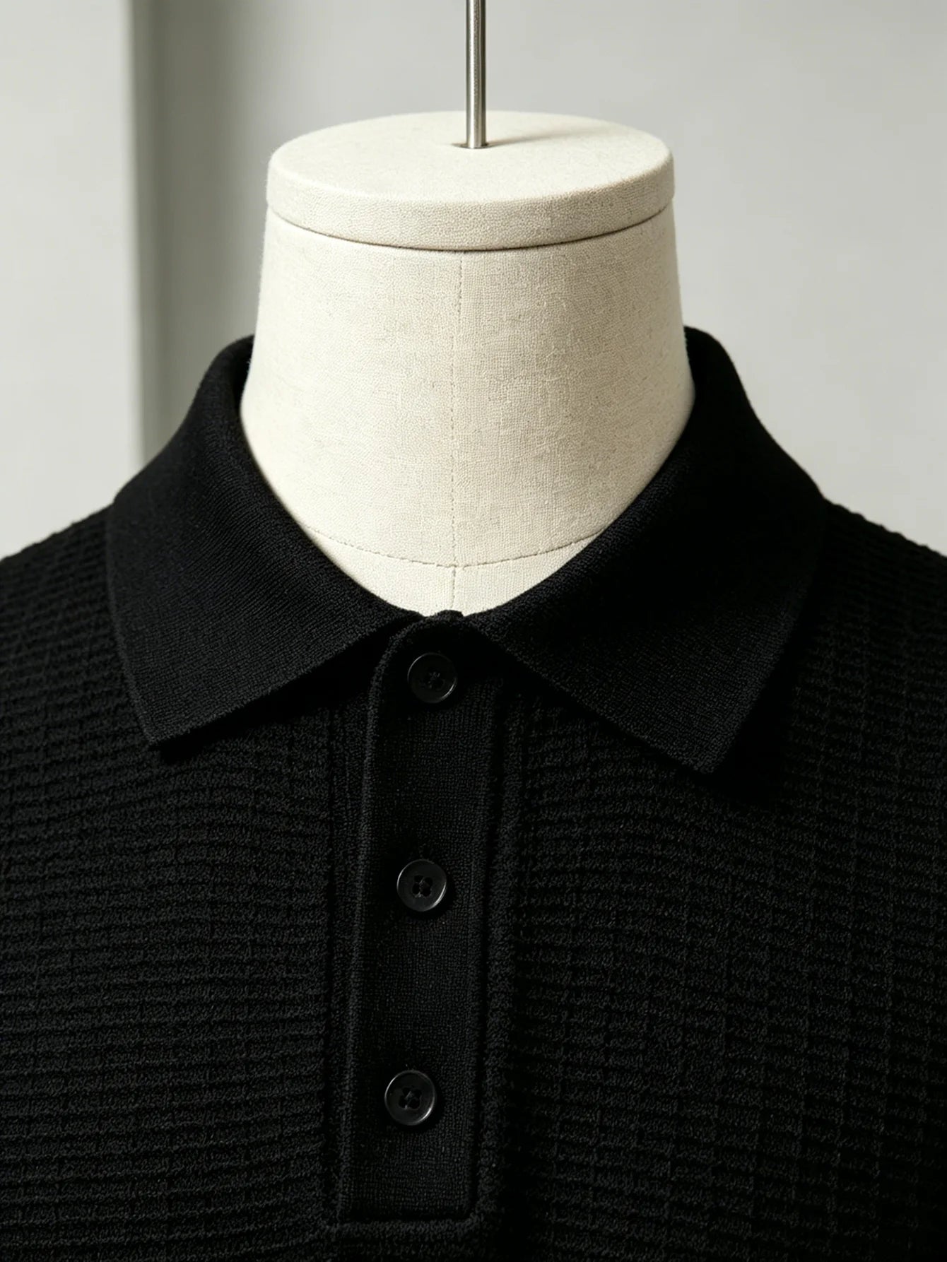 The new summer men's polo shirt t-shirt is suitable for light business occasions, urban casual settings, vacations, short trips,