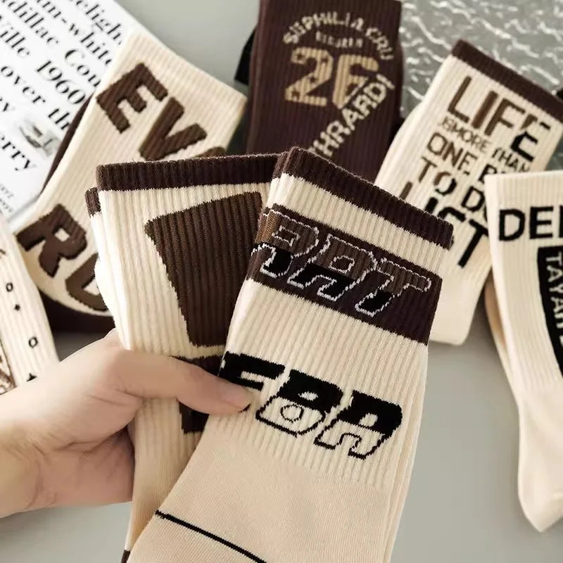 2/3/5/7/9 Pairs Men Women Mid-Calf Socks Moisture-Wicking Anti Odor Casual Sports Retro Basketball Graffiti Alphanumeric Socks