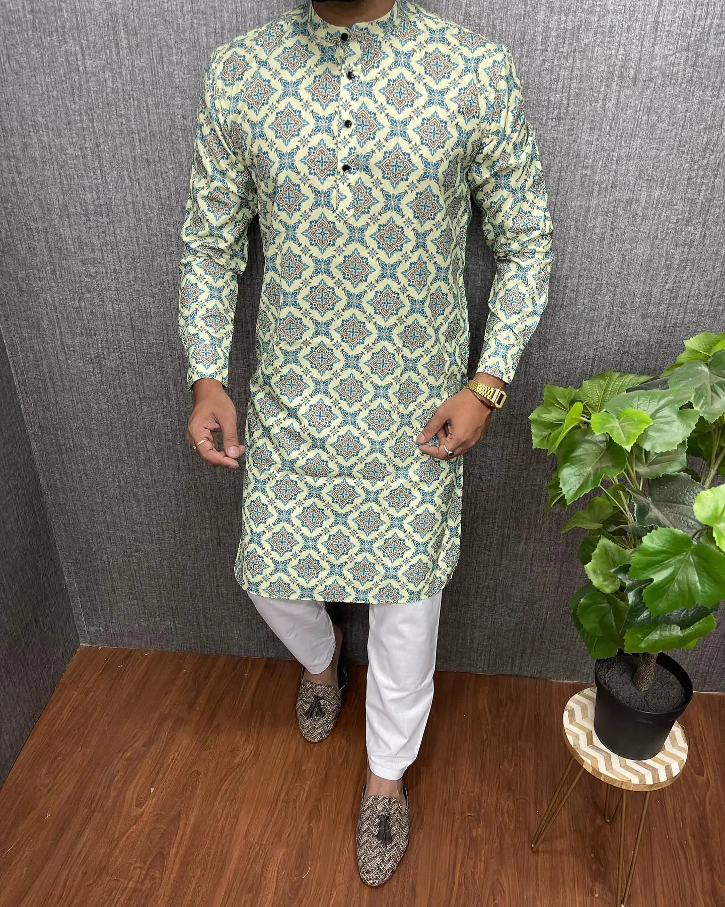 2026 Version Of Middle Eastern Style Muslim Robe Personality Bronzed Mid-length Long-sleeved Shirt Muslim Arabic Dress Men